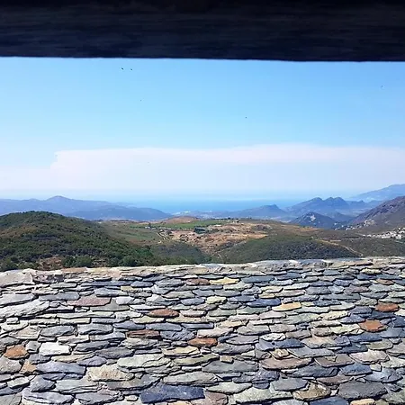 Maison D'une A Avec Magnifique Vue Sur La Montagne Jardin Clos Et Wifi A 20 Km De La Plage
